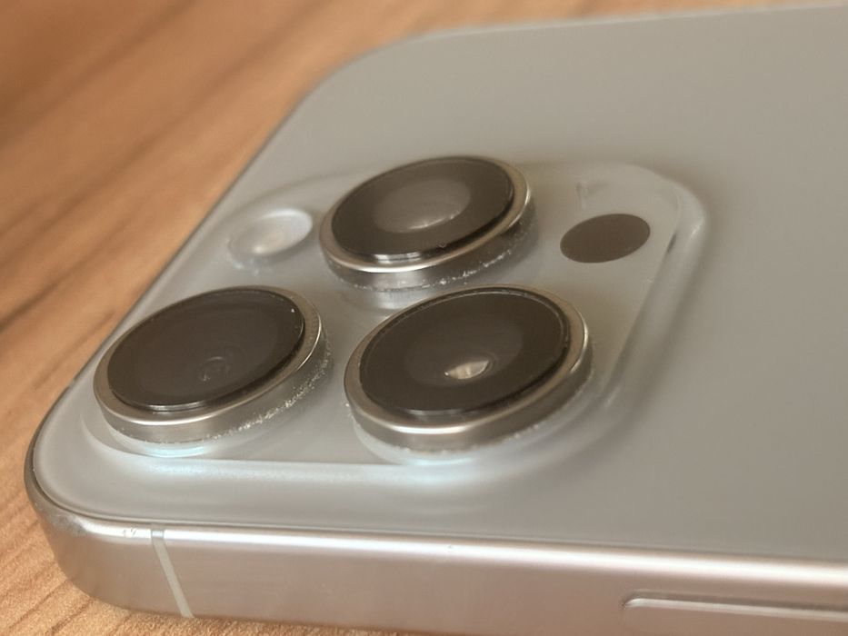 Iphone 16 pro 128gb Titanium - гаранция Vivacom до 12.12.2027