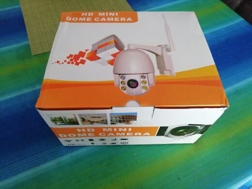 Продавам чисто нова wifi PTZ въртяща HD мини камера за външен монтаж