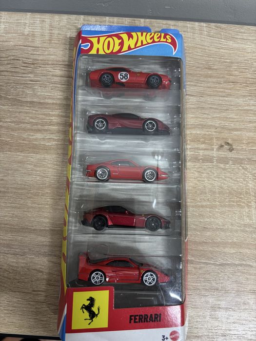 Hot wheels ferrari. Запакованный пятипак