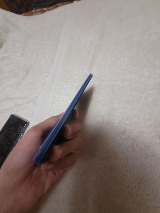 Поодаётся телефон Redmi 10c