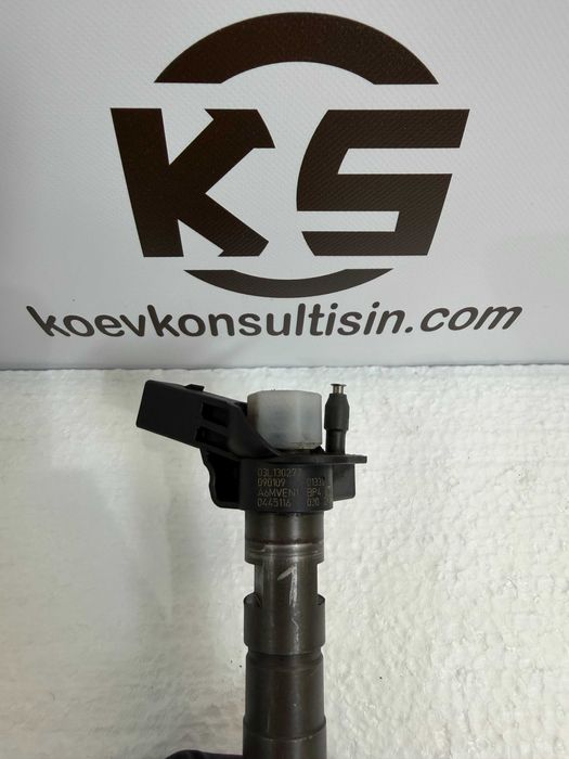 Инжектор ( дюза )  VW AUDI 2.0 TDI