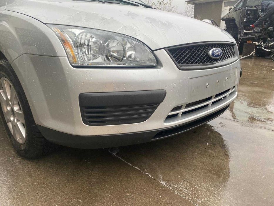 dezmembrez ford focus MK2 , 1.8i/bara fata focus 2/faruri focus 2