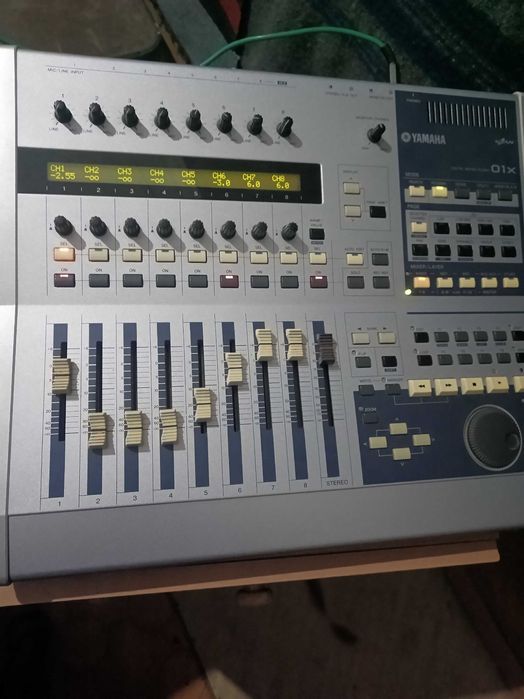 Дигитален пулт Миксер Пулт Mixer Yamaha 01x