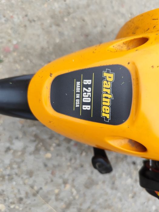 Motocoasa Partner B250B