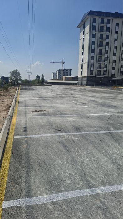 CHirchiq shahar karvon bozorini oldida 1 xonali  Uy sotiladi.