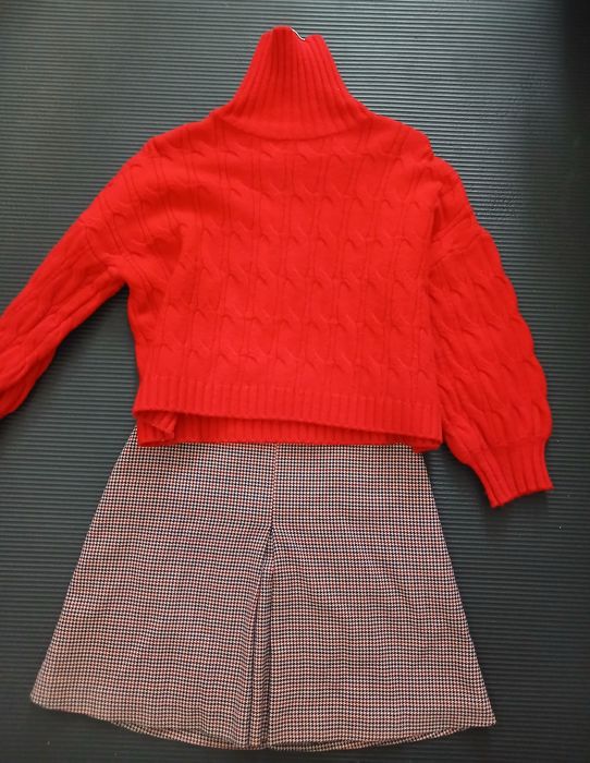 Свитер укороченный