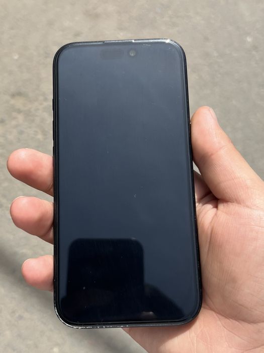 Iphone 16 balck.