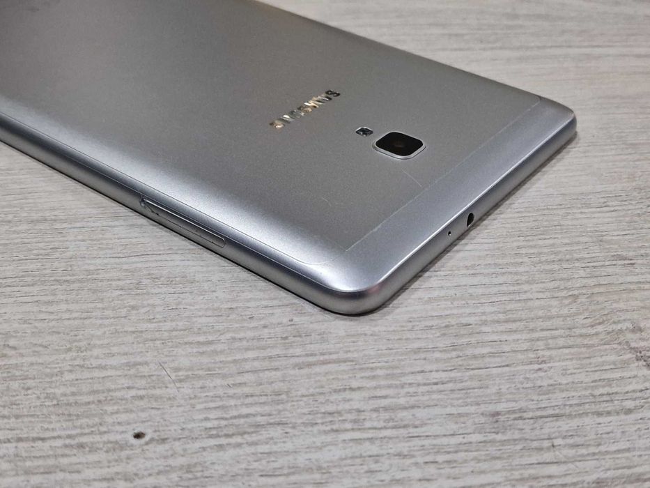 Таблет Samsung Tab A T380, 8", 2GB RAM, 32GB, Quad-Core, Wi-Fi