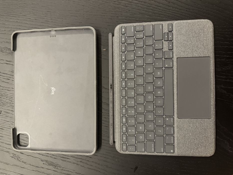 Tastatura Logitech Combo Touch iPad Pro 11 inch
