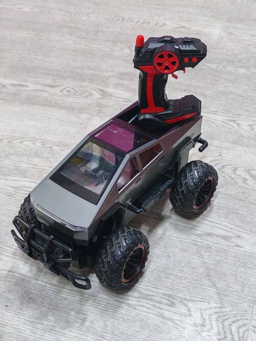 Продаётся машина Cyber track с радио управлением вне дорожный