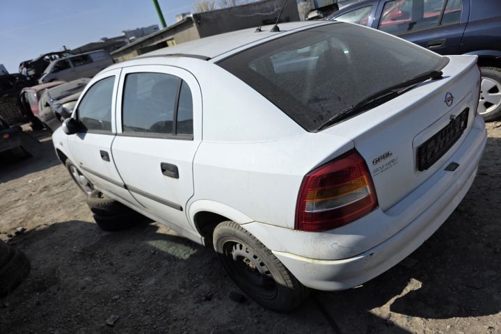 Far dreapta Opel Astra 1998 1.2 MT (65 hp)