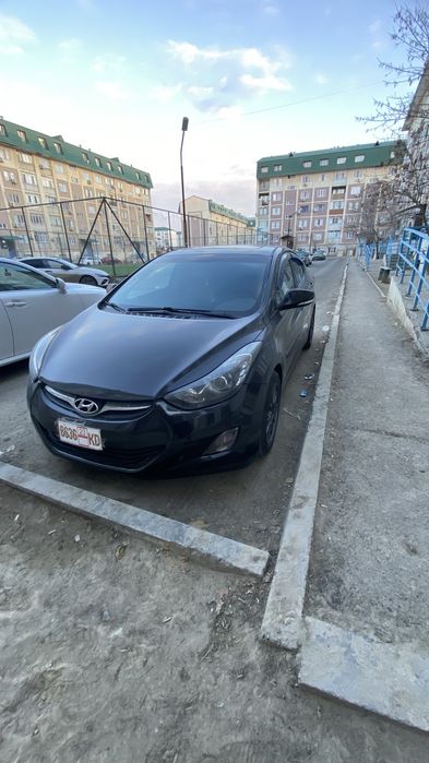 Hyundai Elantra 2012