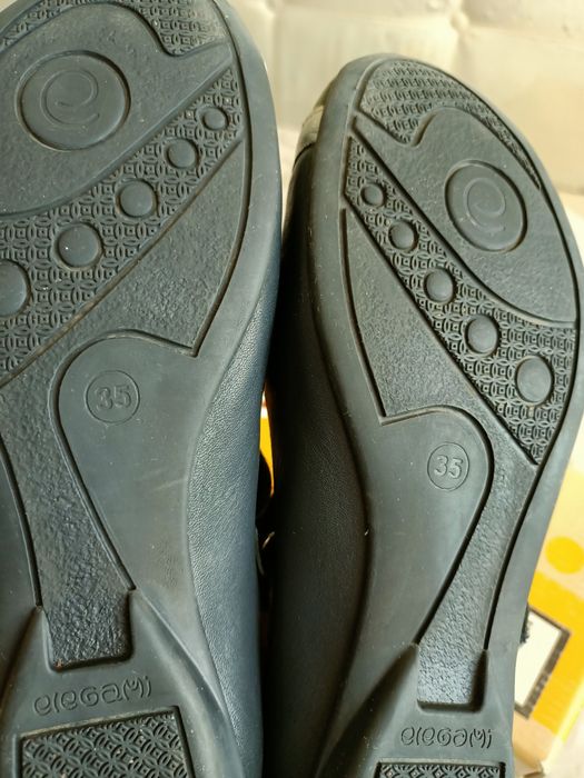 Продам кожаные туфли для девочки