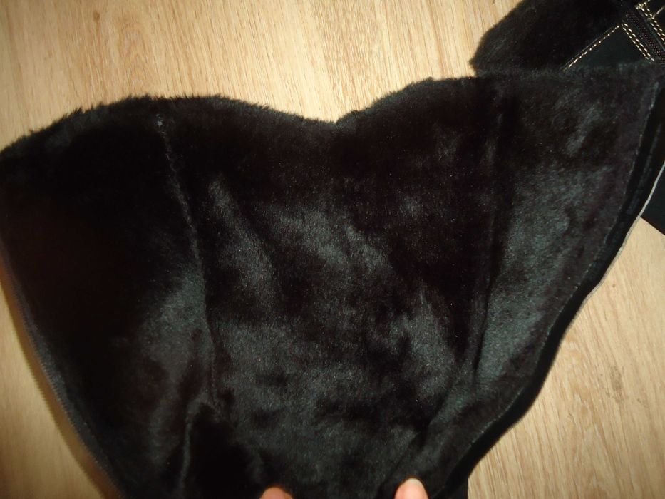 ЕСТЕСТВЕН ВЕЛУР--много топли ботуши с каракул--39 НОМЕР