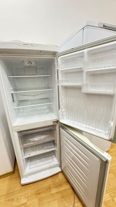 Холодильники 2 штуки