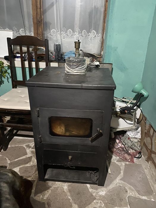 Продавам камина на дърва ,парно