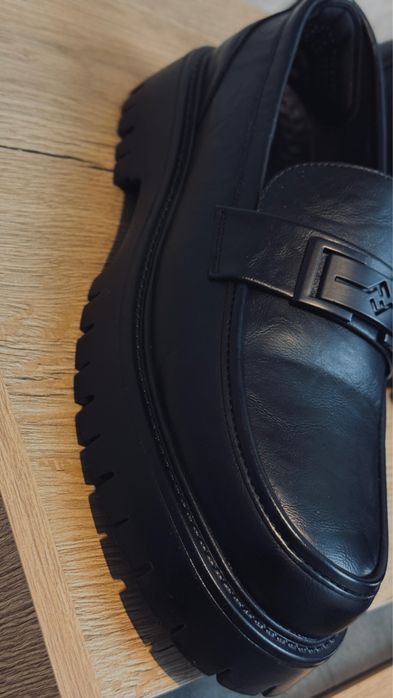 Лоферы новые продам