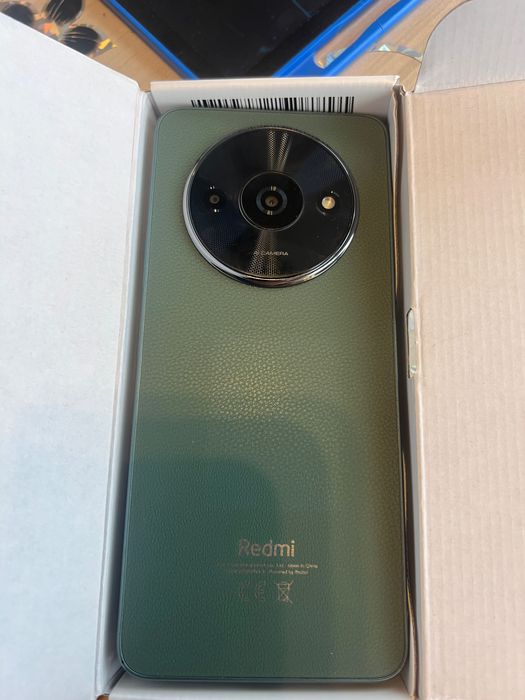 Продавам чисто нов мобилен телефон Redmi A3