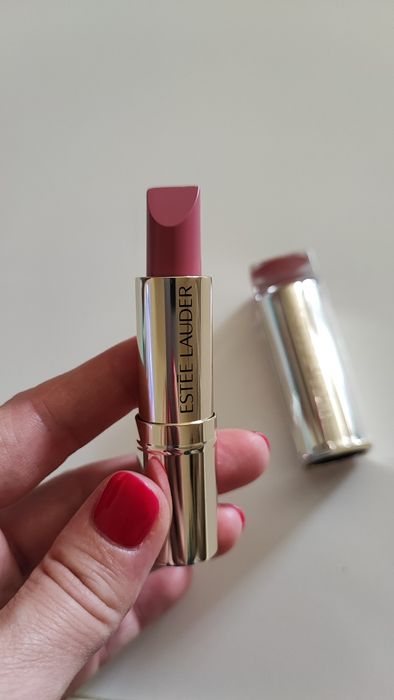 Ново червило Estée Lauder Pure colour Love 430