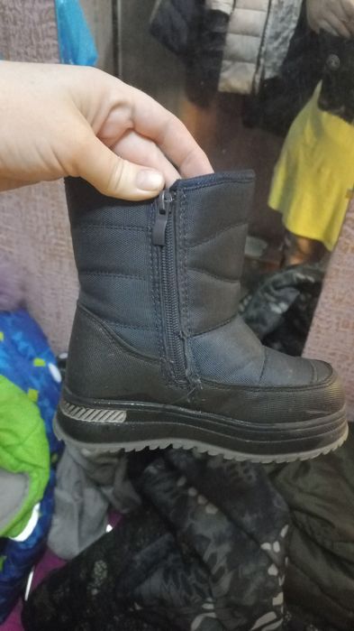 Продам зимние сапожки для мальчика
