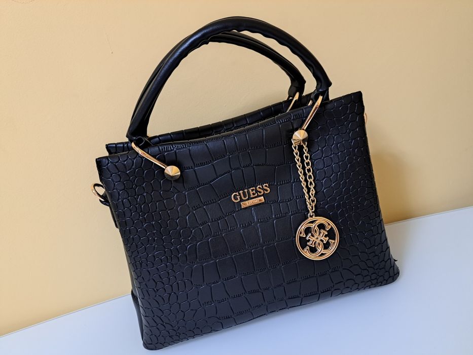 Дамска чанта Guess
