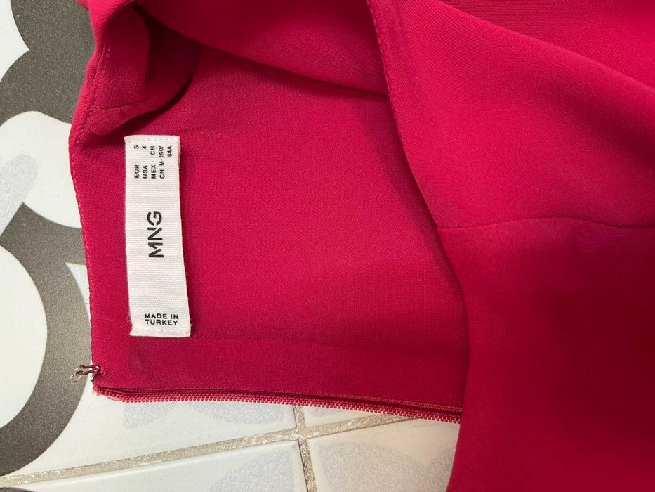 Червена рокля Mango