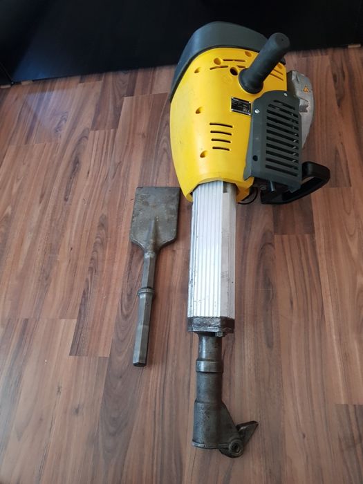Ciocan demolator Wacker Neuson BH 65