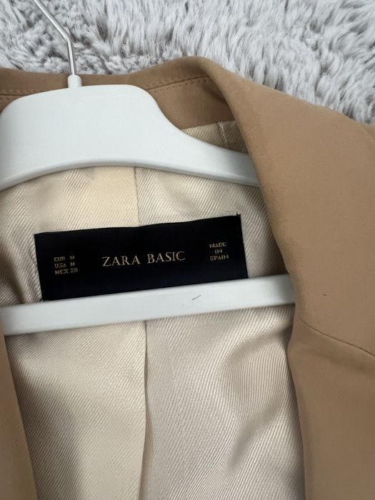 Sacou Zara cu imeti evidentiati , camel