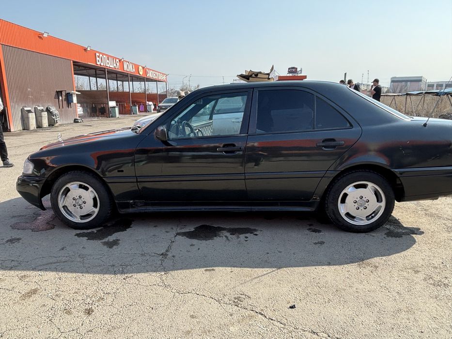 Продам Мерседес сешка 280 механика