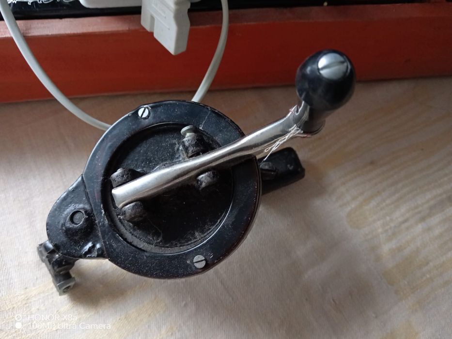 Швейная машина продается