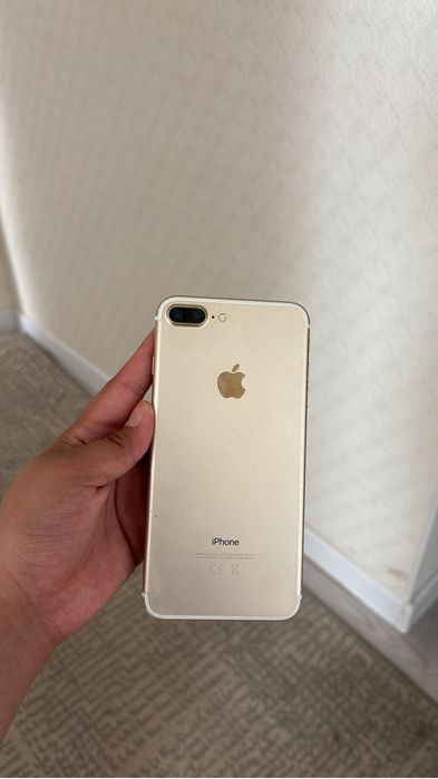 Iphone 7+ телефон