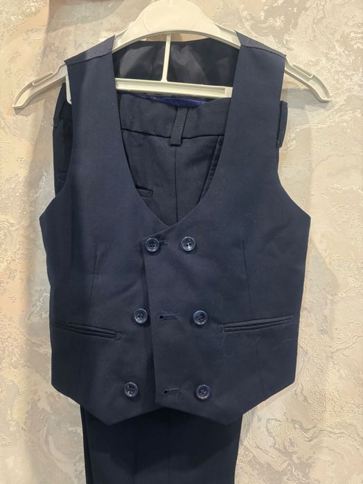 Костюм тройка на первоклассника