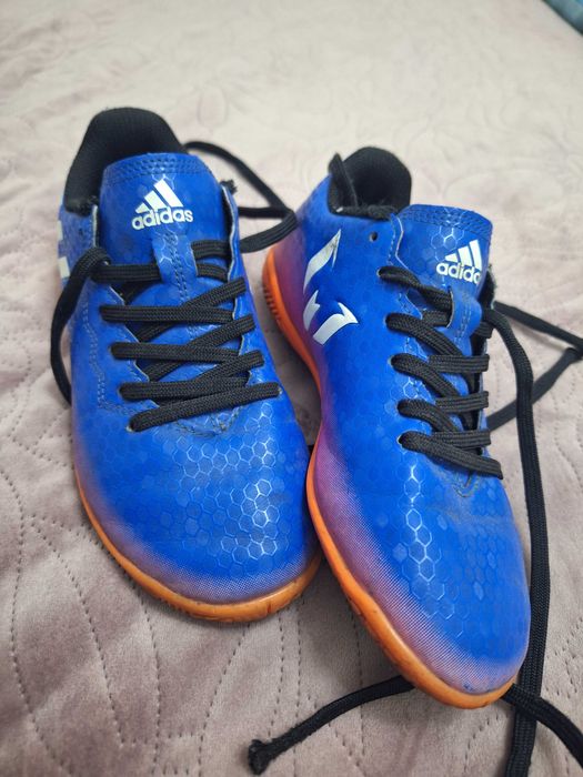 Детски футболни обувки adidas