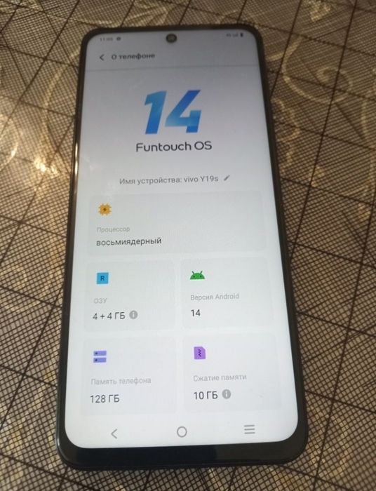 Продаю телефон виво 128гб