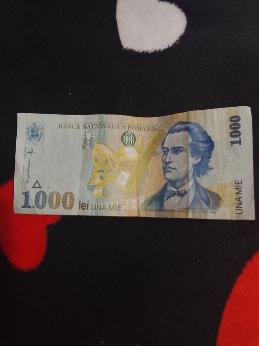 Văndă o bagnotă cătă Mio feriț pe ea