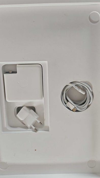 MacBook Pro 16” 2019 • Intel i7 • 32GB RAM • 512GB SSD