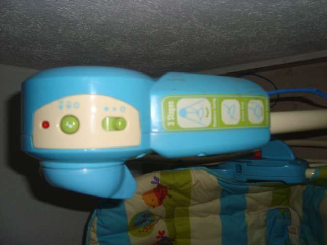 Продавам Fischer - price 3 в 1 детска самолюляща люлка Детска Люлка