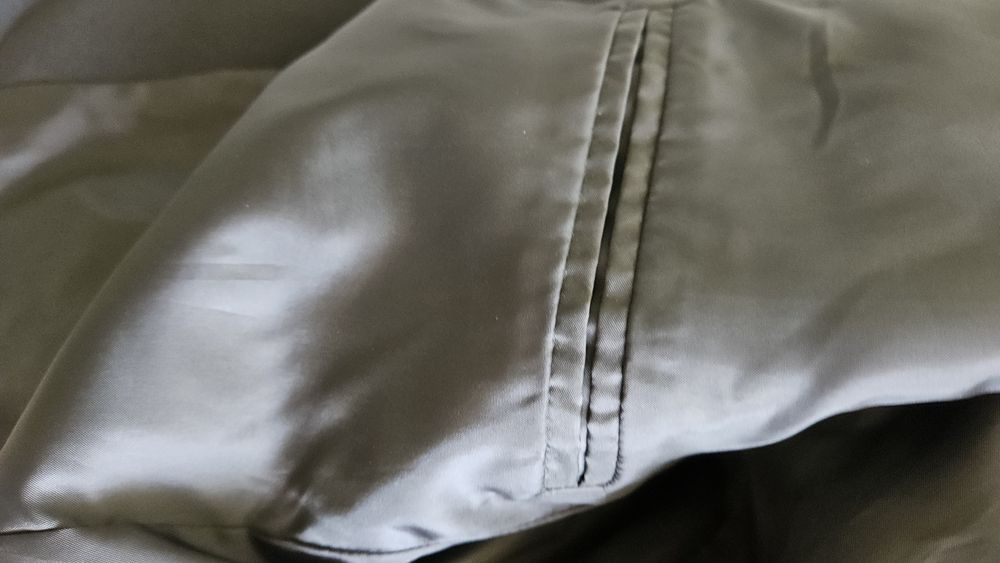 Елегантно вталено черно мъжко сако