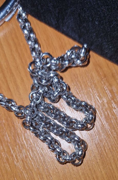 Синджир от медицинска стомана