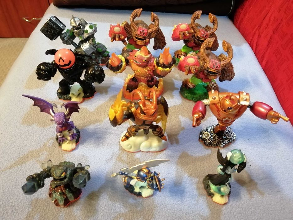 Lot 12 figurine Skylanders Giants