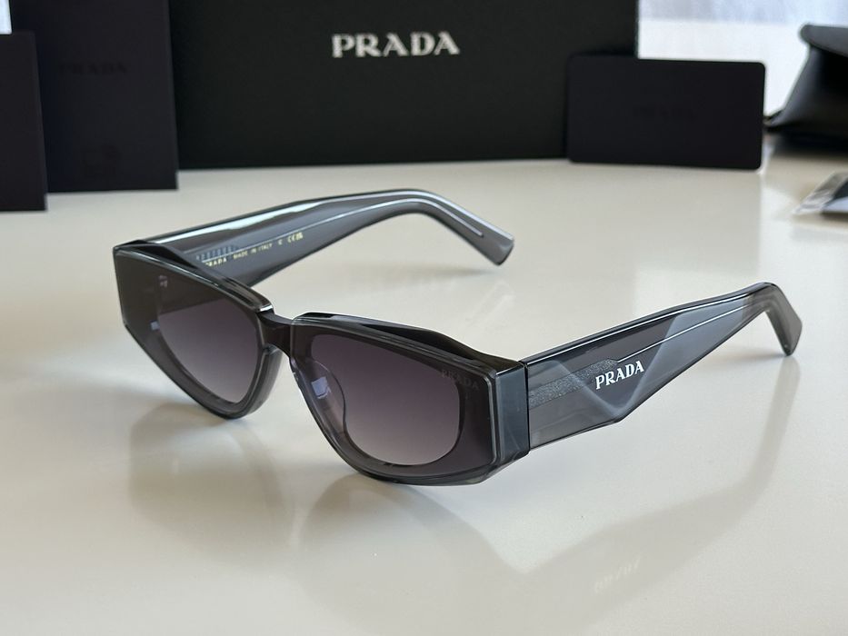 Слънчеви очила Prada