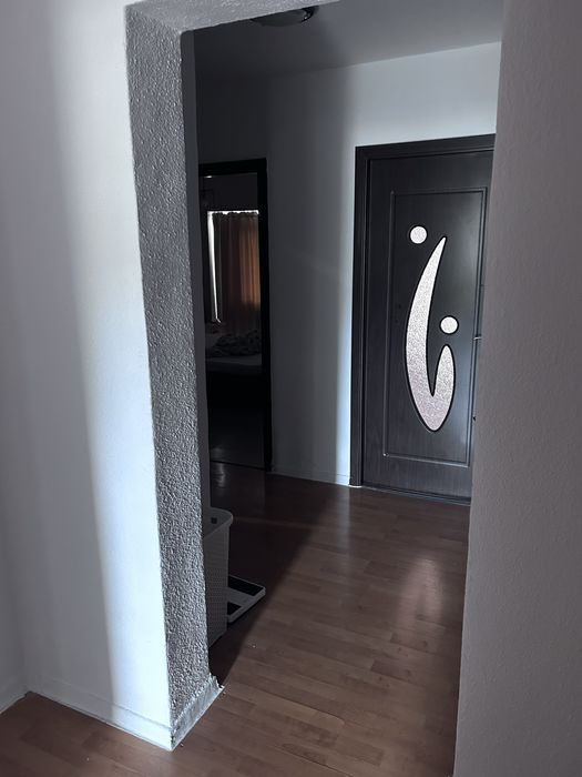 Apartament cu 4 camere, doua bai si doua balcone