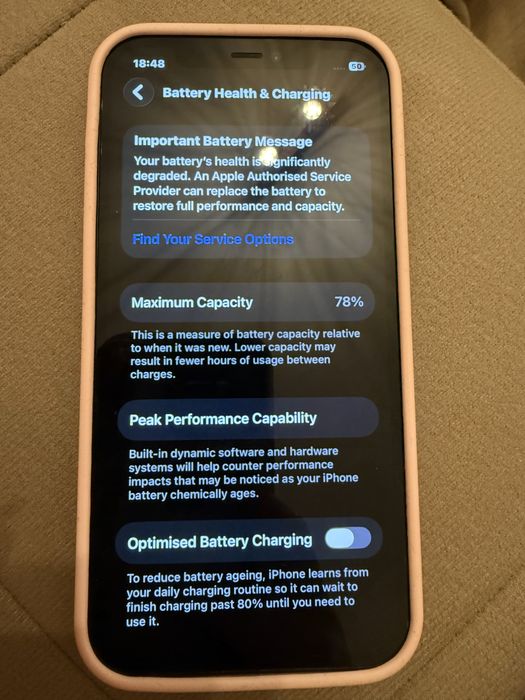 Iphone 12 + 7 кейса и кабел