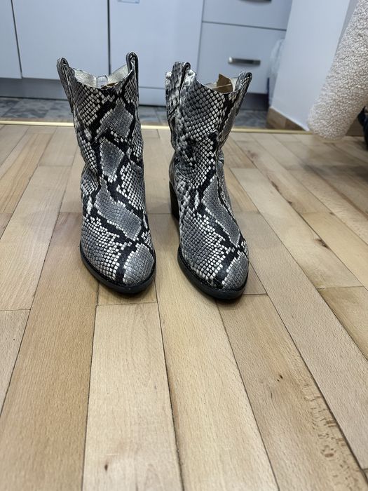 Botine  de Piele nr 38