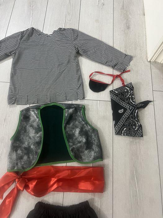 Продам костюм пирата