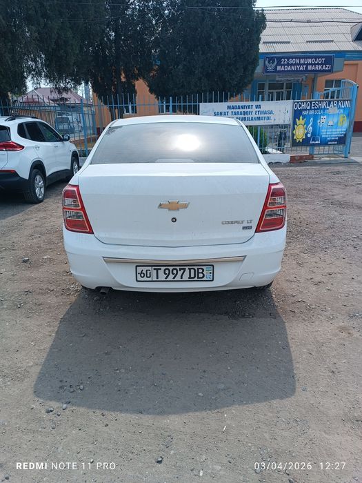 Mashina soz holatda yangi balon kraskasi toza