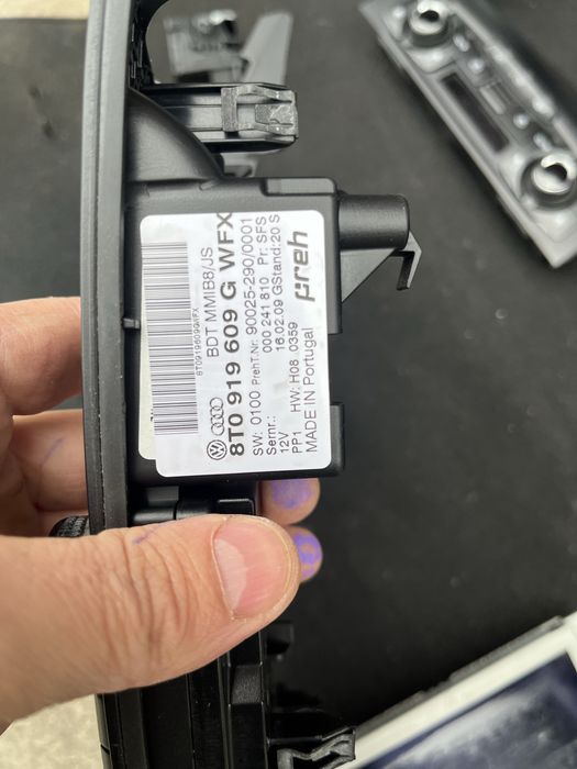 Consola centrala navigatie  Audi A5 A4 Q5 cod: 8T0919609G