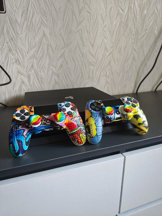 Продам Ps 4 pro 1tb
