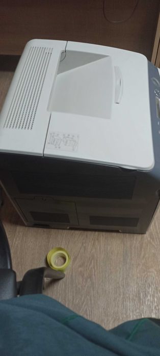 Продам принтер цветной и чб