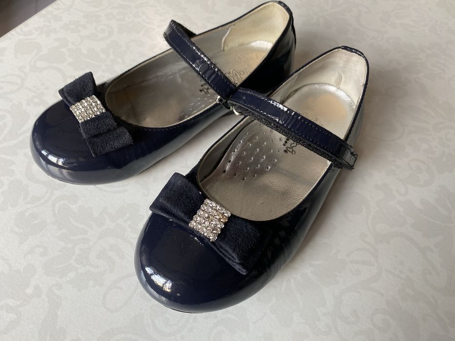 Туфли синие 29 р. и чёрные 27 размер для девочки